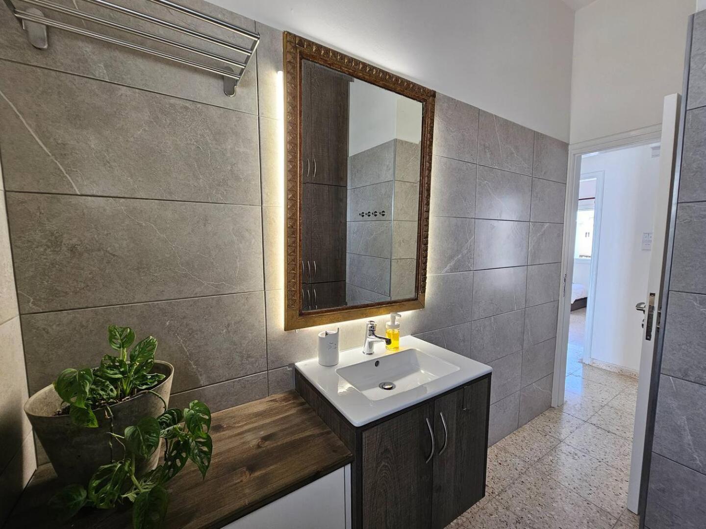 Ammos Beachfront Villa Paradise ลาร์นาคา ภายนอก รูปภาพ